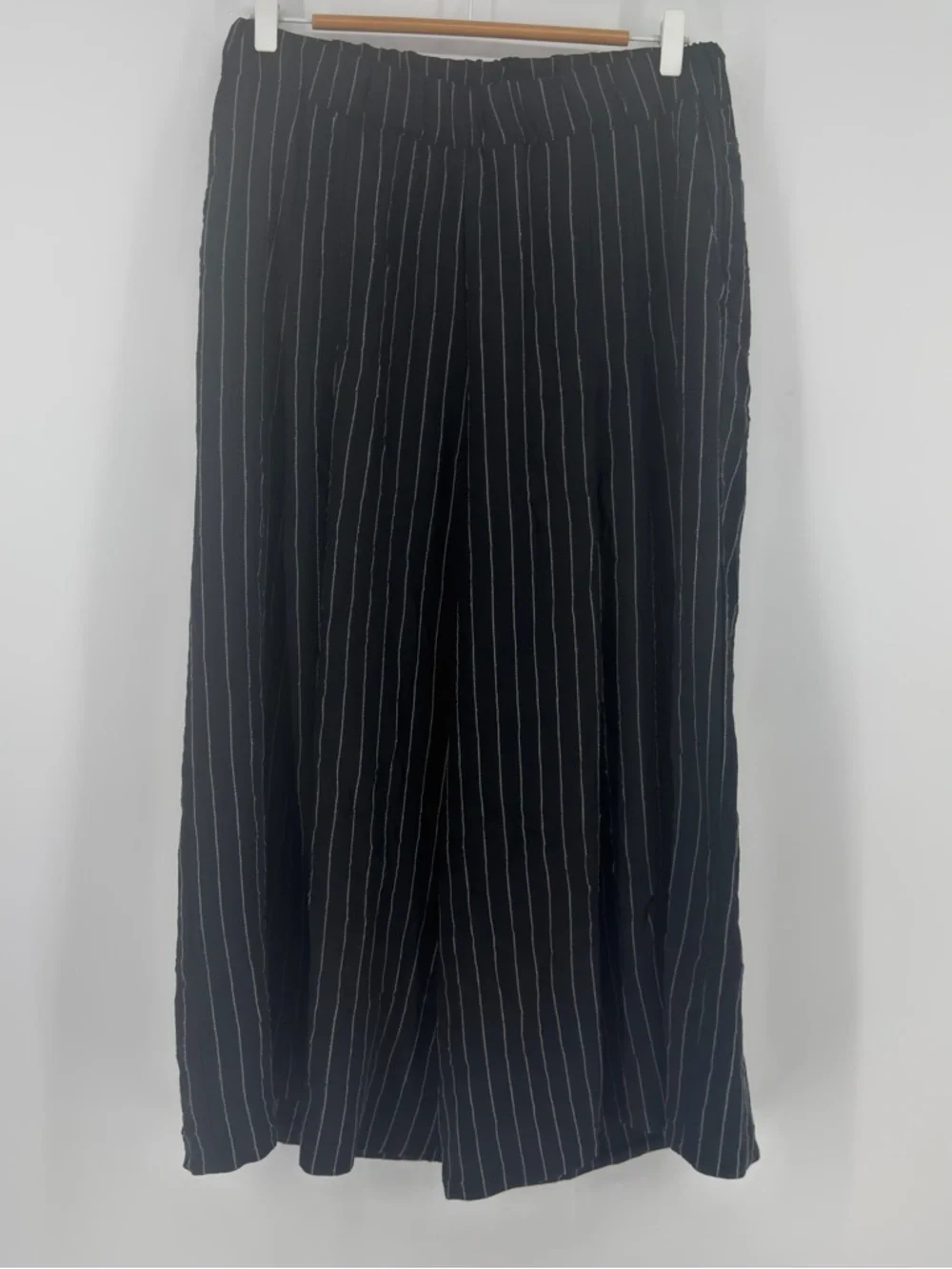 Alembika Culotte‎ Wide Leg Pants Black Pinstripe Elastic Waist Size 3 (Large)